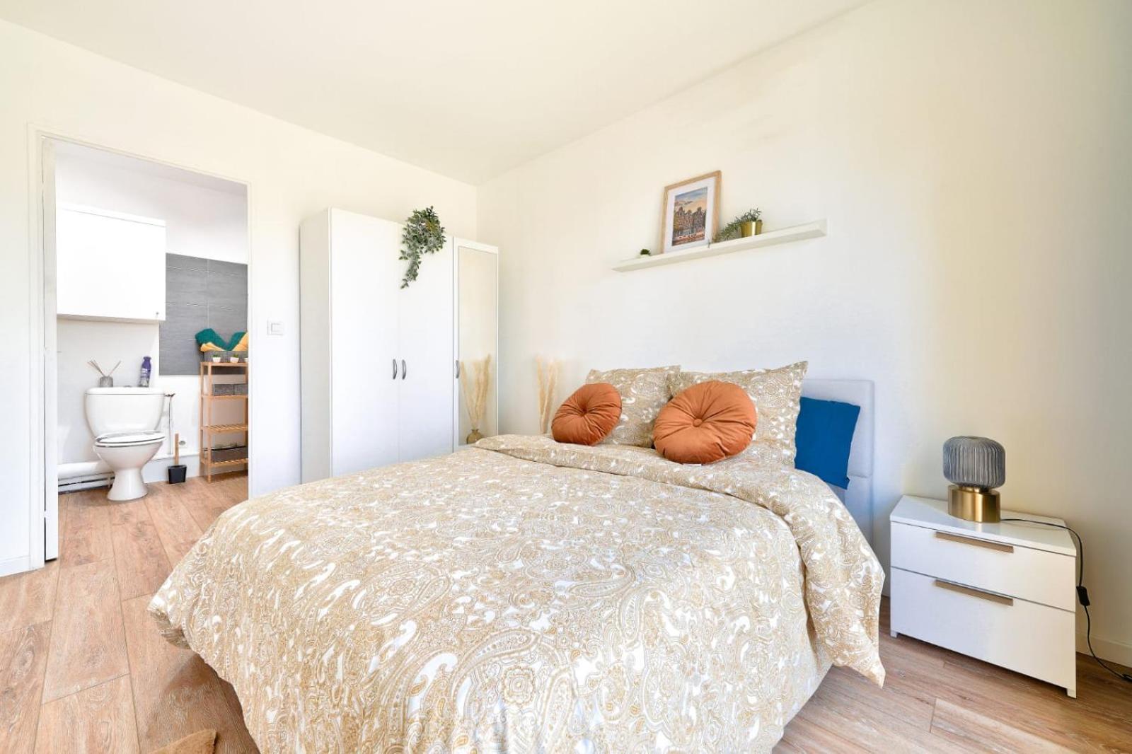 Le Cosy Yellow Appartement Lumineux A 5 Min De La Gare D'Evry Avec Parking Gratuit Courcouronnes Exterior foto